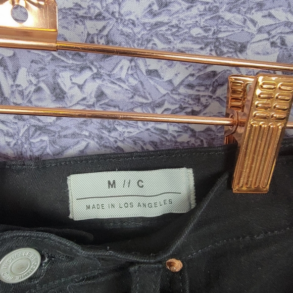 High-Rise Black Shorts - Picture 6 of 6